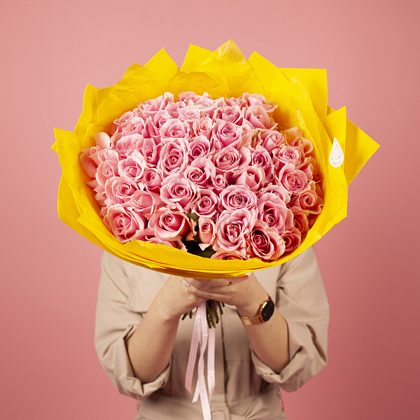 Купить Букет из 51 розовой розы 50 см (Россия) в  с бесплатной доставкой: цена, фото, описание