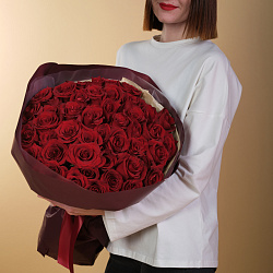 Купить Букет из 51 красной розы 40-50 см (Эквадор) в Санкт-Петербурге с бесплатной доставкой: цена, фото, описание