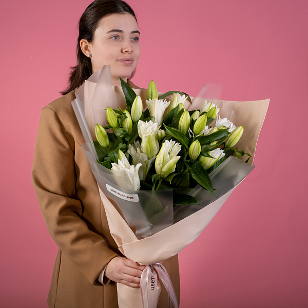 Купить Букет из 9 ароматных лилий в  с бесплатной доставкой: цена, фото, описание