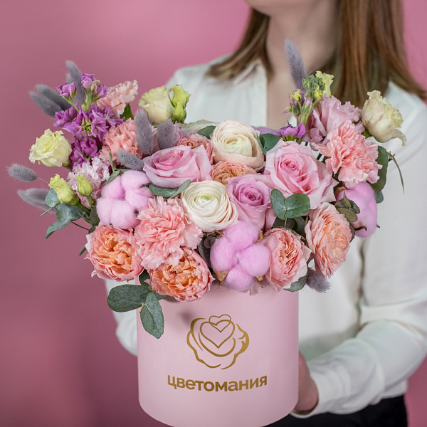 Купить Композиция в шляпной коробке «Невесомость» в  с бесплатной доставкой: цена, фото, описание