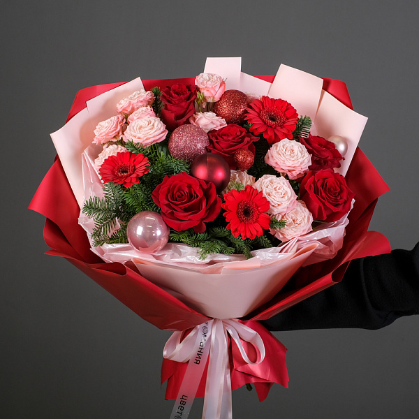 Купить Букет «Зимняя вишня» M в  с бесплатной доставкой: цена, фото, описание