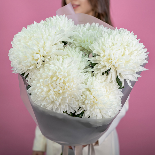 Купить Букет из 7 белых хризантем экстра в  с бесплатной доставкой: цена, фото, описание