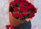 Купить Букет из 25 красных роз 60 см (Россия) в Санкт-Петербурге с бесплатной доставкой: цена, фото, описание