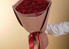Купить Букет из 25 красных роз 40-50 см (Эквадор) в  с бесплатной доставкой: цена, фото, описание