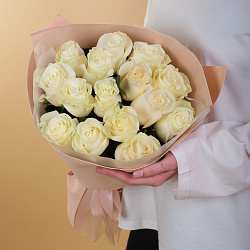 Купить Букет из 15 белых роз 40-50 см  (Эквадор) в Санкт-Петербурге с бесплатной доставкой: цена, фото, описание