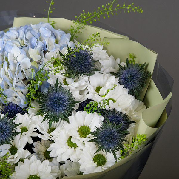 Купить Букет «Объятия ветра» в  с бесплатной доставкой: цена, фото, описание