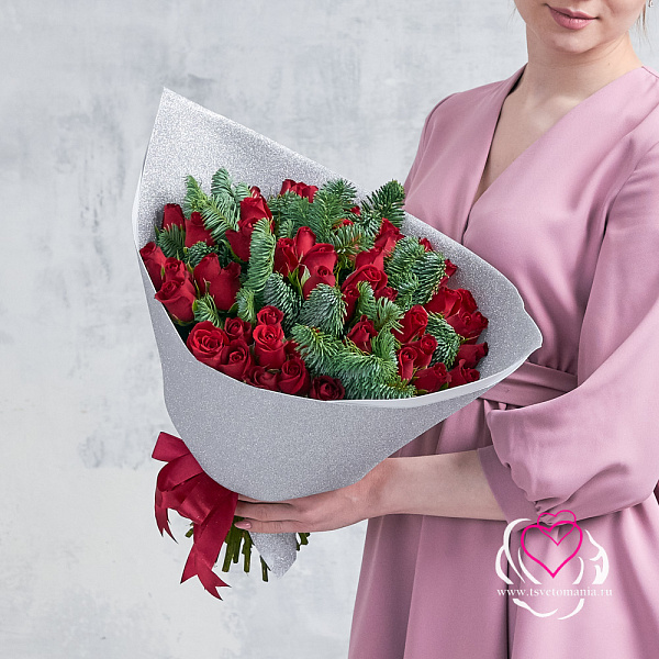 Купить Букет из 51 красной розы Кения с нобилисом в  с бесплатной доставкой: цена, фото, описание