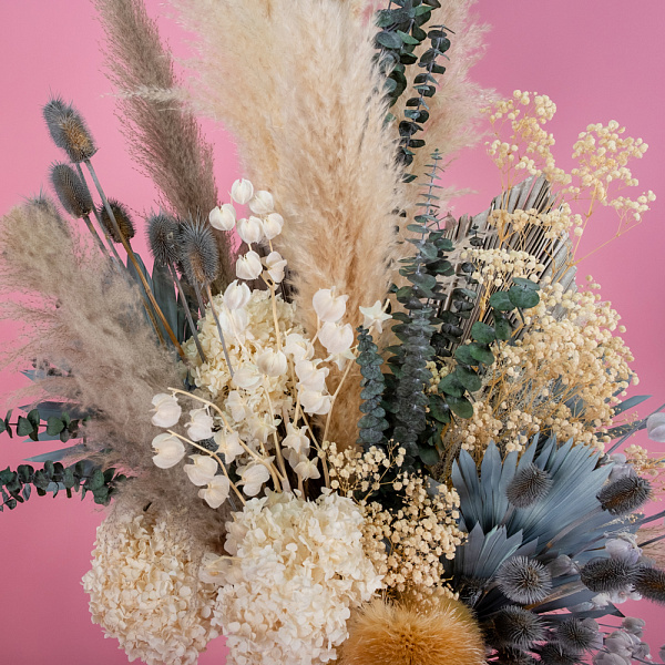 Купить Интерьерная композиция из сухоцветов «Вечность» в  с бесплатной доставкой: цена, фото, описание