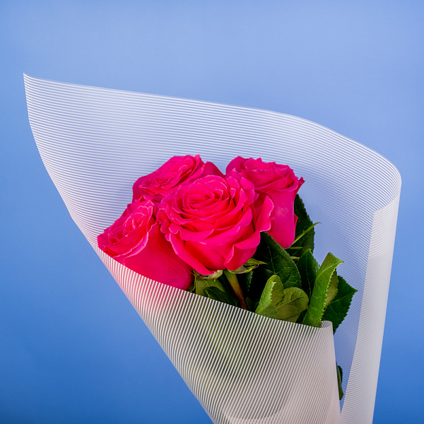 Купить Букет из 4 розовых роз 50 см (Эквадор) в  с бесплатной доставкой: цена, фото, описание