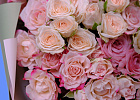 Купить Букет «19 кустовых роз микс» (Кения) в Санкт-Петербурге с бесплатной доставкой: цена, фото, описание