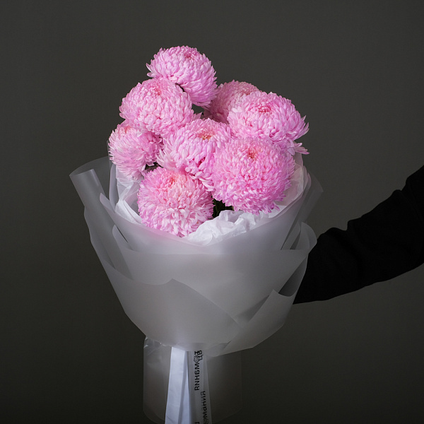 Купить Букет из 9 розовых хризантем в  с бесплатной доставкой: цена, фото, описание