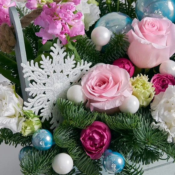 Купить Композиция «Зимние приключения» в  с бесплатной доставкой: цена, фото, описание