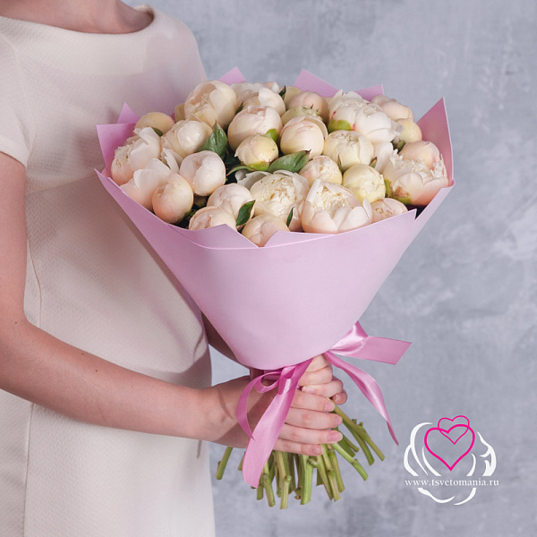 Купить Букет из 35 белых пионов (Стандарт) в  с бесплатной доставкой: цена, фото, описание