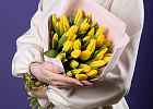 Купить Букет из 35 жёлтых тюльпанов в  с бесплатной доставкой: цена, фото, описание