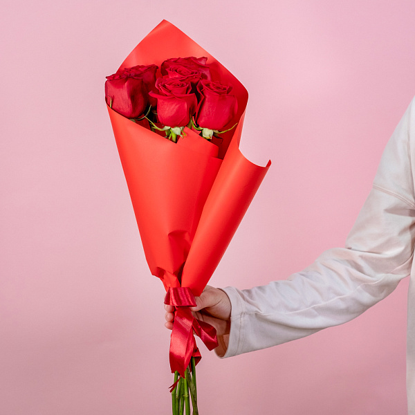 Купить Букет из 6 красных роз 50 см (Эквадор) в  с бесплатной доставкой: цена, фото, описание