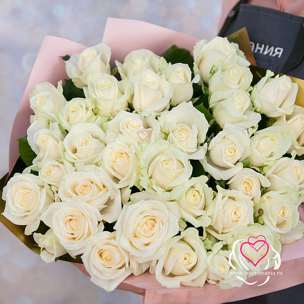 Купить Букет из 35 белых роз 50 см (Россия) в  с бесплатной доставкой: цена, фото, описание
