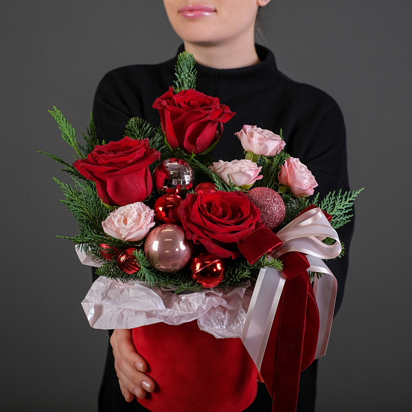 Купить Композиция «Зимняя вишня» в  с бесплатной доставкой: цена, фото, описание