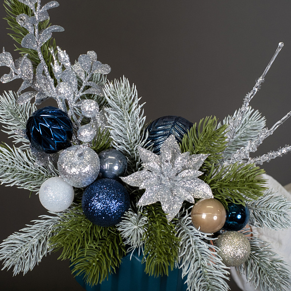 Купить Композиция из сухоцветов «Зимний подарок» в  с бесплатной доставкой: цена, фото, описание