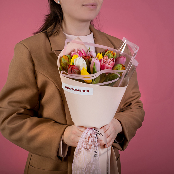 Купить Букет из 15 тюльпанов микс в упаковке в  с бесплатной доставкой: цена, фото, описание