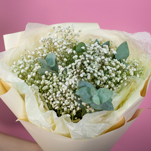 Купить Букет из гипсофил с эвкалиптом в  с бесплатной доставкой: цена, фото, описание