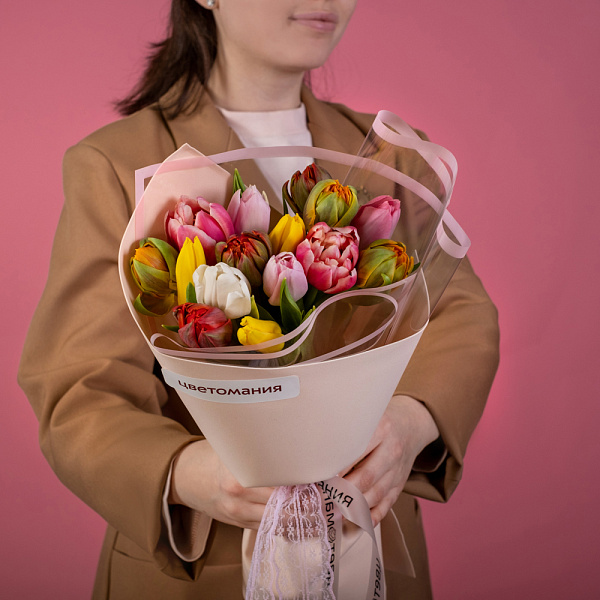 Купить Букет из 15 тюльпанов микс в упаковке в  с бесплатной доставкой: цена, фото, описание