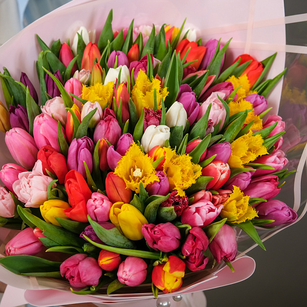 Купить Букет 101 тюльпан микс в  с бесплатной доставкой: цена, фото, описание