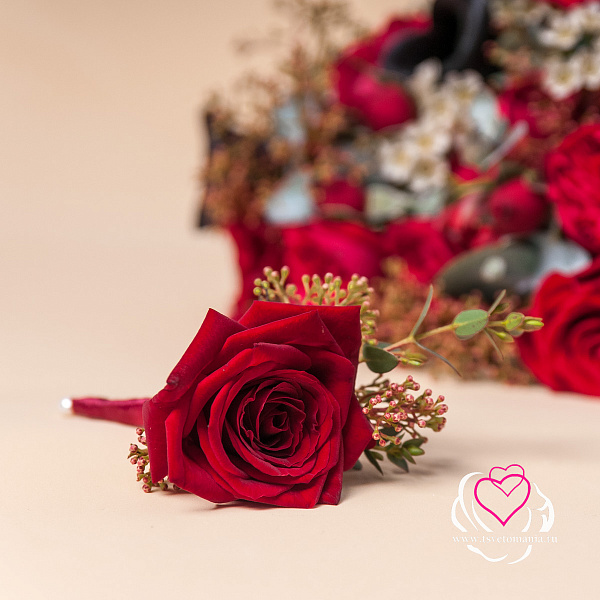 Купить Букет невесты из пионовидных роз Ред Пиано, калл и эрингиума в  с бесплатной доставкой: цена, фото, описание