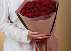 Купить Букет из 25 красных роз 40-50 см (Эквадор) в Санкт-Петербурге с бесплатной доставкой: цена, фото, описание