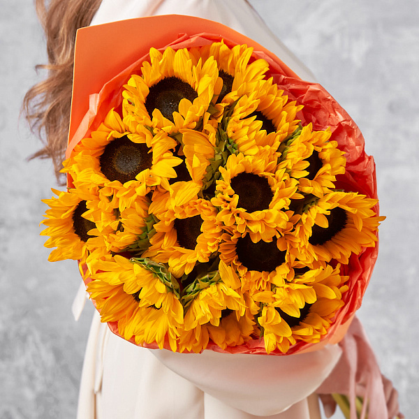 Купить Букет из 15 подсолнухов в  с бесплатной доставкой: цена, фото, описание