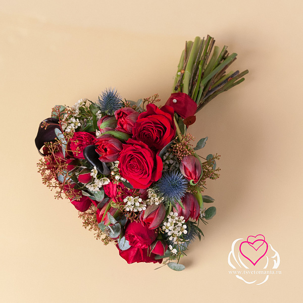 Купить Букет невесты из пионовидных роз Ред Пиано, калл и эрингиума в  с бесплатной доставкой: цена, фото, описание