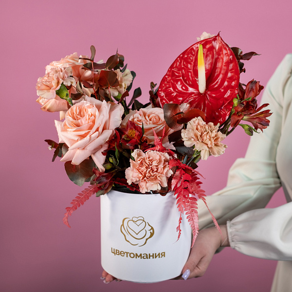 Купить Композиция в шляпной коробке «Каприз» в  с бесплатной доставкой: цена, фото, описание