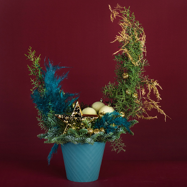 Купить Композиция с фонарем «Последний час декабря» в  с бесплатной доставкой: цена, фото, описание