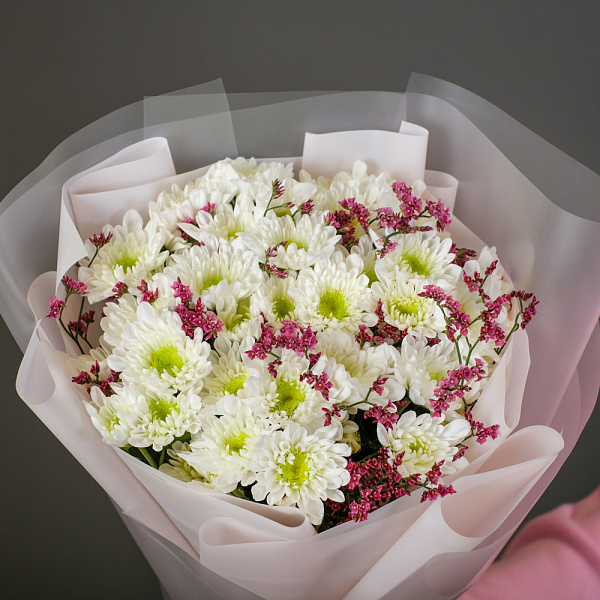 Купить Букет из 9 кустовых хризантем с лимониумом в  с бесплатной доставкой: цена, фото, описание