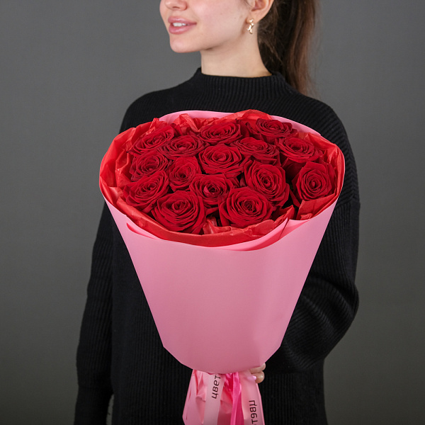 Купить Букет из 15 красных роз 60 см (Россия) в упаковке в  с бесплатной доставкой: цена, фото, описание