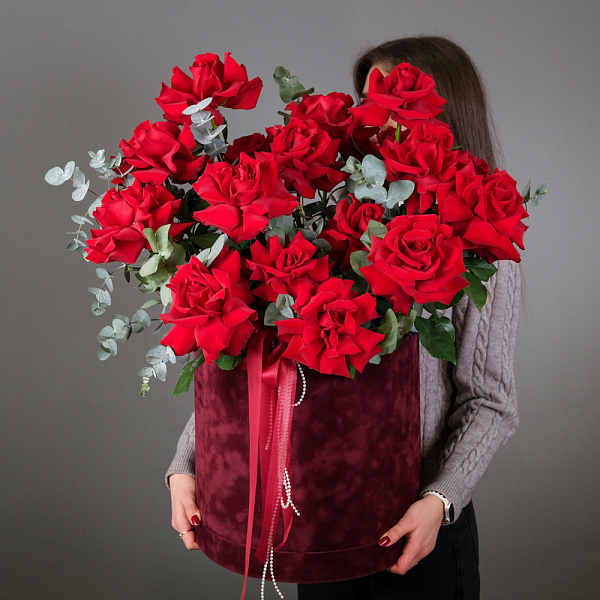 Купить Композиция в шляпной коробке «Роскошь» L в  с бесплатной доставкой: цена, фото, описание