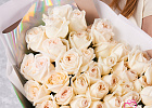 Купить Букет из 51 ароматной розы Вайт Охара в Санкт-Петербурге с бесплатной доставкой: цена, фото, описание