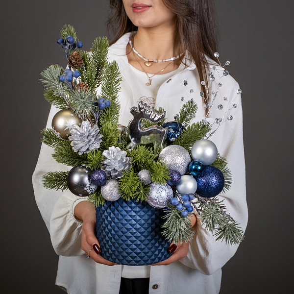 Купить Композиция из сухоцветов «Лесной олень» в  с бесплатной доставкой: цена, фото, описание