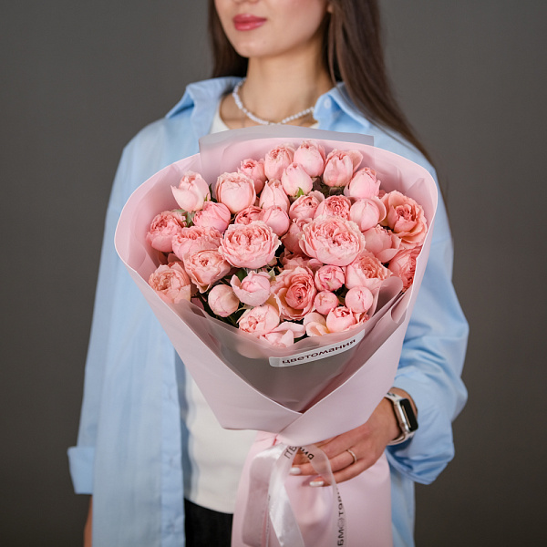 Купить Букет из 9 кустовых роз в упаковке в  с бесплатной доставкой: цена, фото, описание