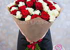 Купить Букет из 51 белой и красной розы 60 см (Россия) в упаковке в Санкт-Петербурге с бесплатной доставкой: цена, фото, описание