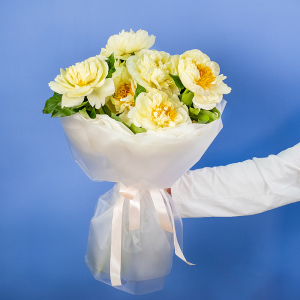 Купить Букет из 11 лимонных пионов (Премиум) в  с бесплатной доставкой: цена, фото, описание