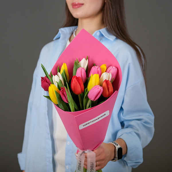 Купить Букет из 15 тюльпанов микс в упаковке в  с бесплатной доставкой: цена, фото, описание