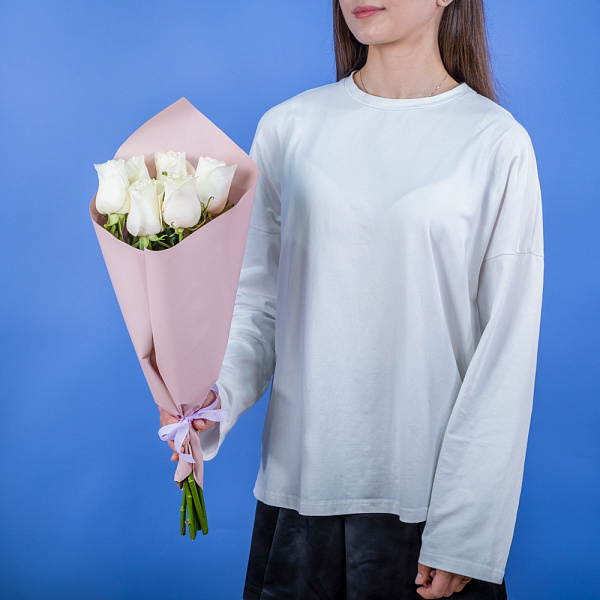 Купить Букет из 6 белых роз 50 см (Эквадор) в  с бесплатной доставкой: цена, фото, описание