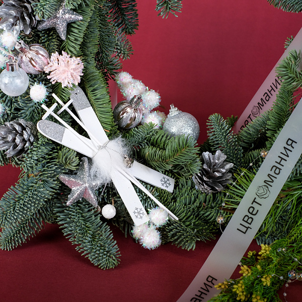 Купить Венок «В зимнем лесу» в  с бесплатной доставкой: цена, фото, описание
