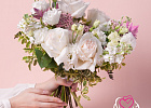 Купить Букет невесты из роз Вайт Охара и маттиолы в Санкт-Петербурге с бесплатной доставкой: цена, фото, описание