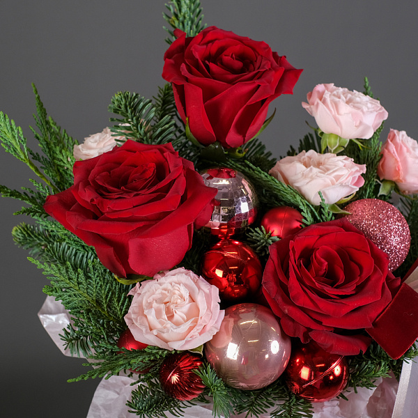 Купить Композиция «Зимняя вишня» в  с бесплатной доставкой: цена, фото, описание