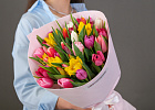 Купить Букет 35 тюльпанов микс в  с бесплатной доставкой: цена, фото, описание
