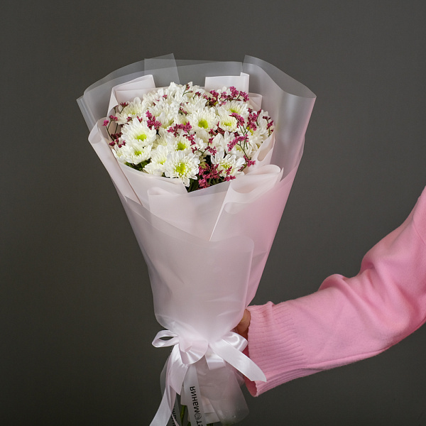 Купить Букет из 9 кустовых хризантем с лимониумом в  с бесплатной доставкой: цена, фото, описание