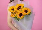 Купить Букет из 5 подсолнухов в  с бесплатной доставкой: цена, фото, описание