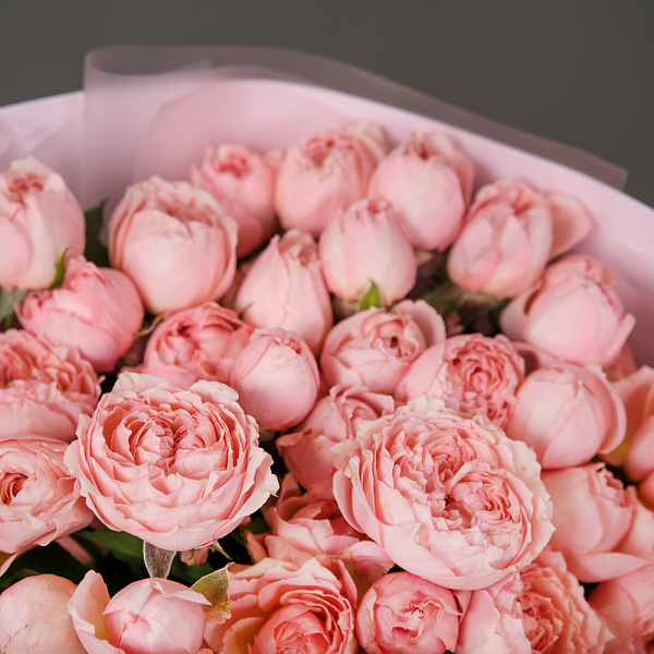 Купить Букет из 9 кустовых роз в упаковке в  с бесплатной доставкой: цена, фото, описание