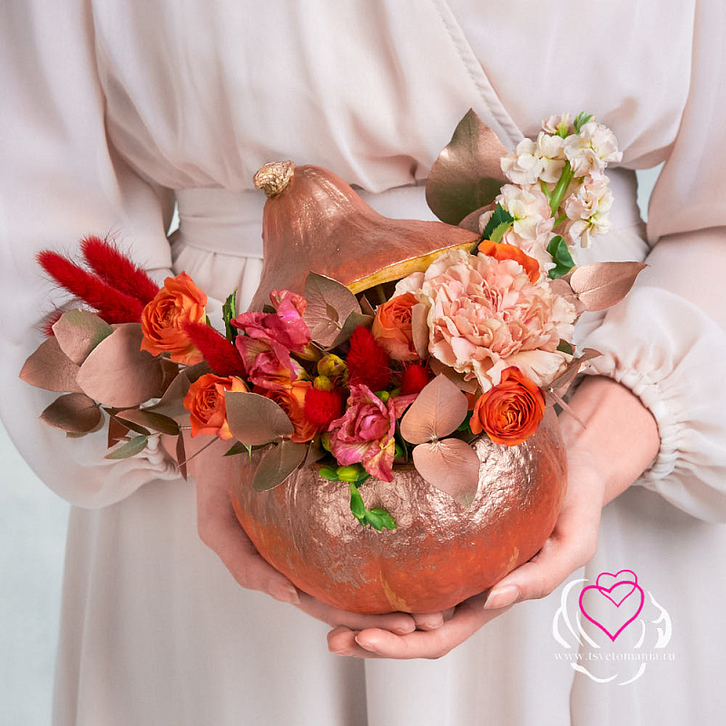 Композиция в тыкве «Золотая осень»